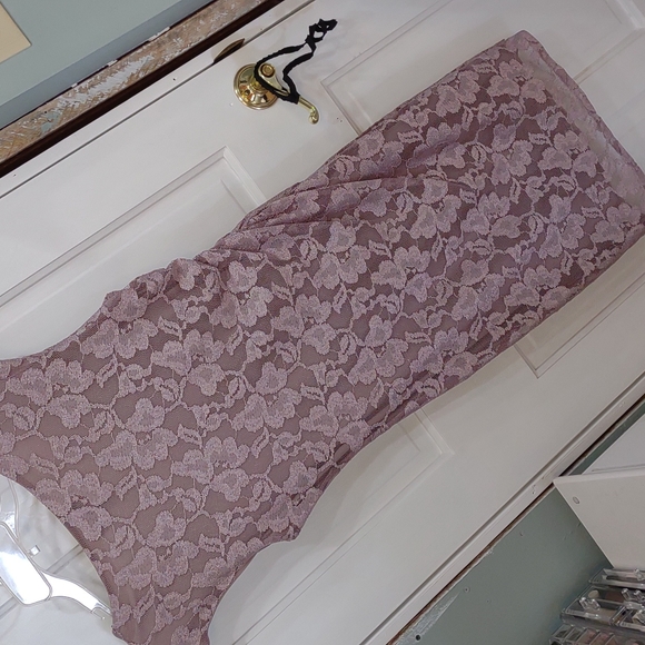 Taupe Lace Dress - Picture 5 of 6